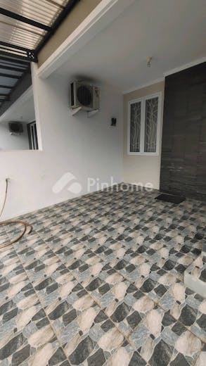 dijual rumah 4kt 112m2 di jl sakura - 12