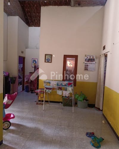 dijual rumah adem di pakunden - 3