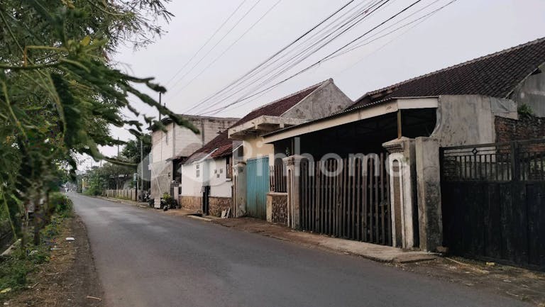 disewakan rumah dan tempat usaha di dengkol - 1