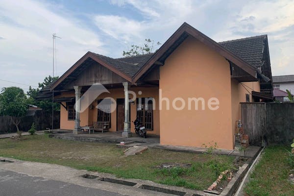 dijual rumah hunian strategis di jln  h  adam malik lrg madrasah  thehok - 5