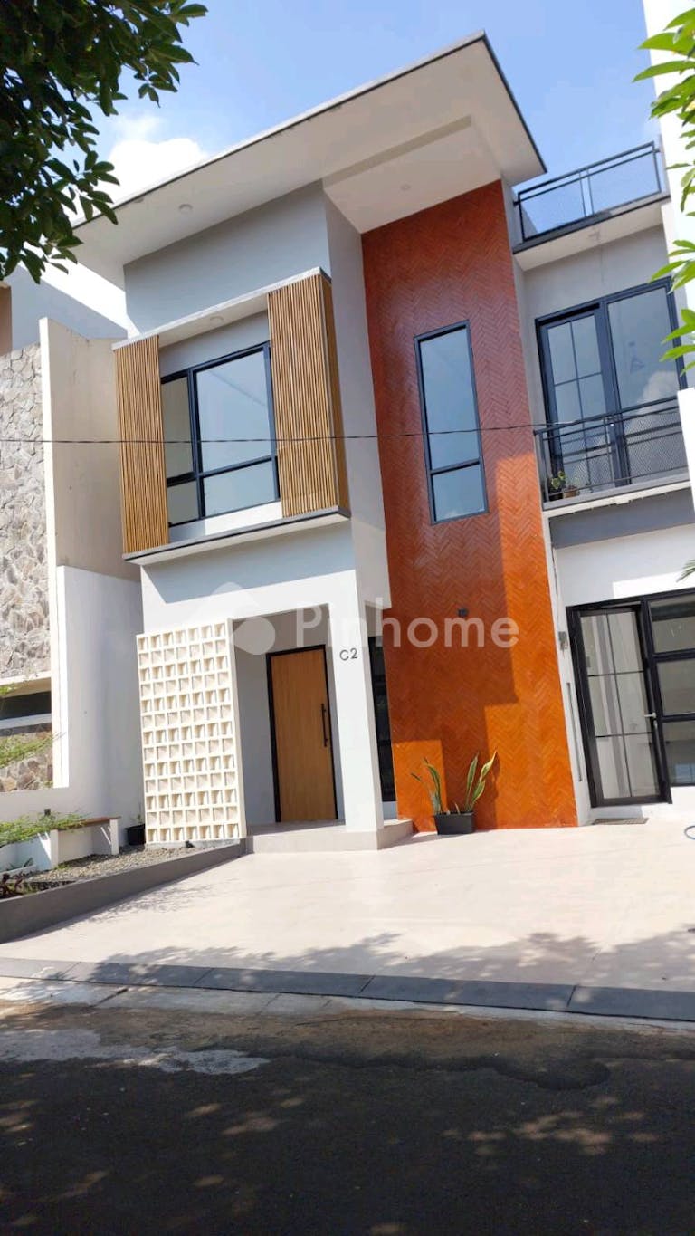 dijual rumah di jalan kedondong - 2