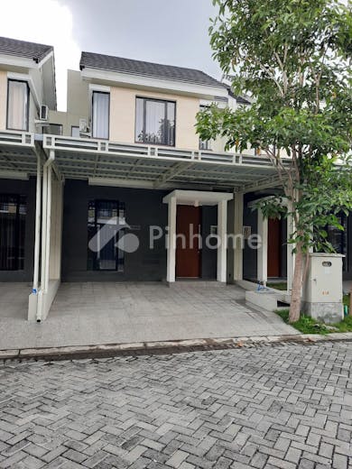 dijual rumah lokasi bagus di northwest lake citraland - 1