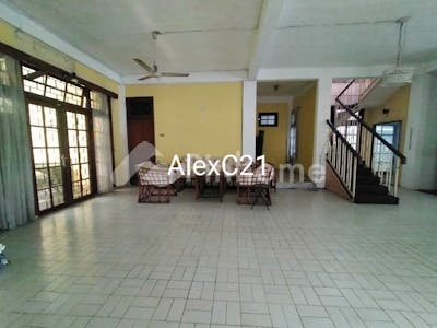 dijual rumah   disewa siap huni  bisa untuk kantor  area cipete di cilandak barat - 2