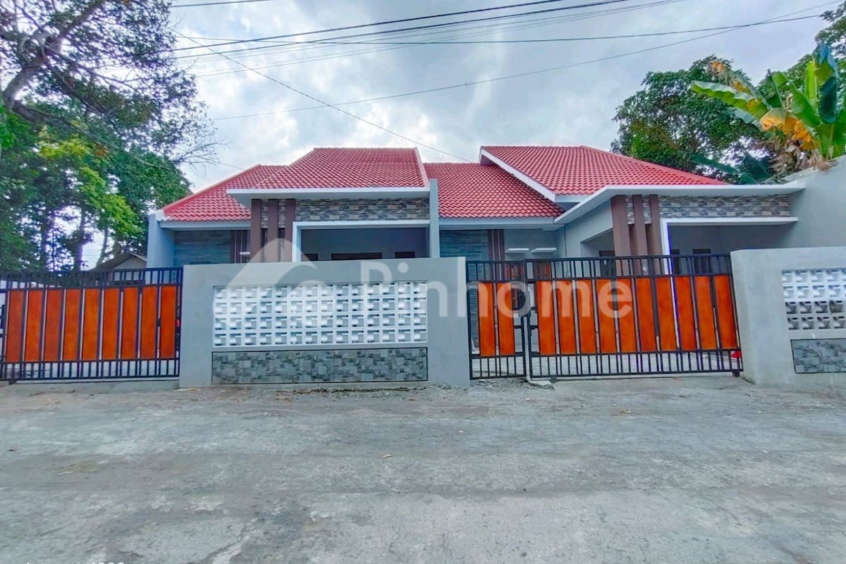 similar property dijual rumah siap huni di maguwoharjo di jl jetis - 1