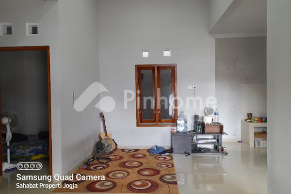 dijual rumah siap pakai di tamanan - 4