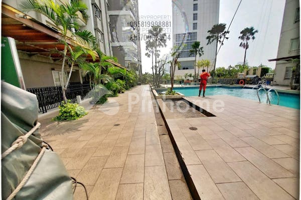 disewakan apartemen unit 3 1br pool view di permata hijau residence - 15
