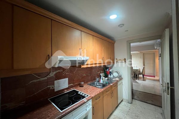 dijual apartemen strategis fully furnished di istana sahid - 7