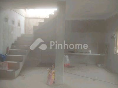 dijual rumah 2 lantai sepinggan dkt bandara di jl  palm hilss rt08 sepinggan balikpapan - 4