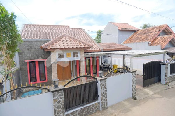 dijual rumah sangat strategis di lengkong karya - 1