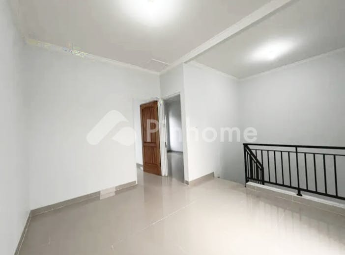 dijual rumah 2 lantai modern tanpa dp di kota depok - 6