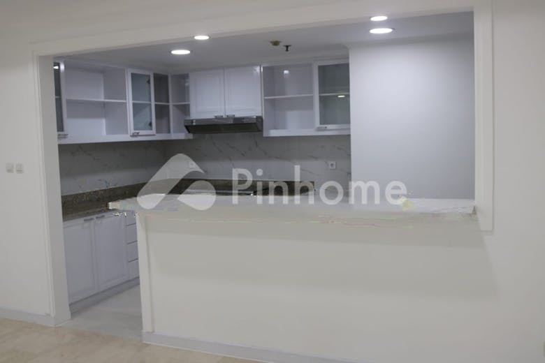 disewakan apartemen terawat 3 bedrooms di bukit golf pondok indah  di pondok pinang - 5