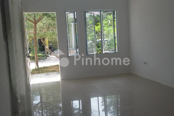 disewakan rumah 2kt 158m2 di cluster pinnata no  42 - 2