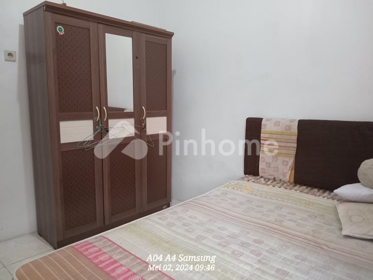 disewakan rumah 2 lantai full furnished lokasi umbulharjo di jalan sorosutan - 5