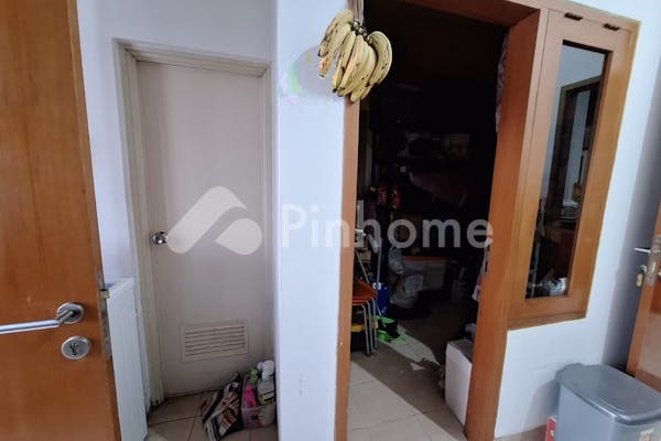 dijual rumah asri 1 lantai hook semi furnished di mega cinere - 17