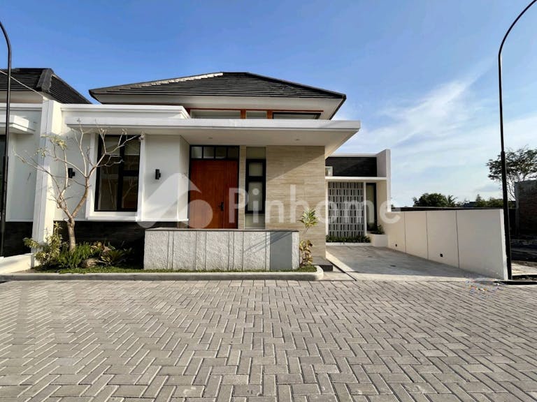 dijual rumah baru full furnished dekat jogja bay di jalan tajem dekat sekolah budi mulia sleman yogya - 1