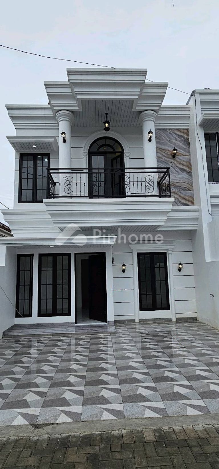 dijual rumah klasik 2 lantai di jagakarsa - 1