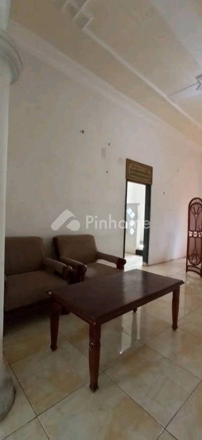 dijual rumah poros jalan raya lokasi bagus di jl  raya jambean balai desa dawuhansengon - 4