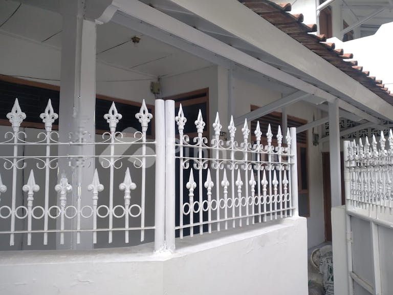 dijual rumah shm lokasi bagus di sayap pungkur - 2