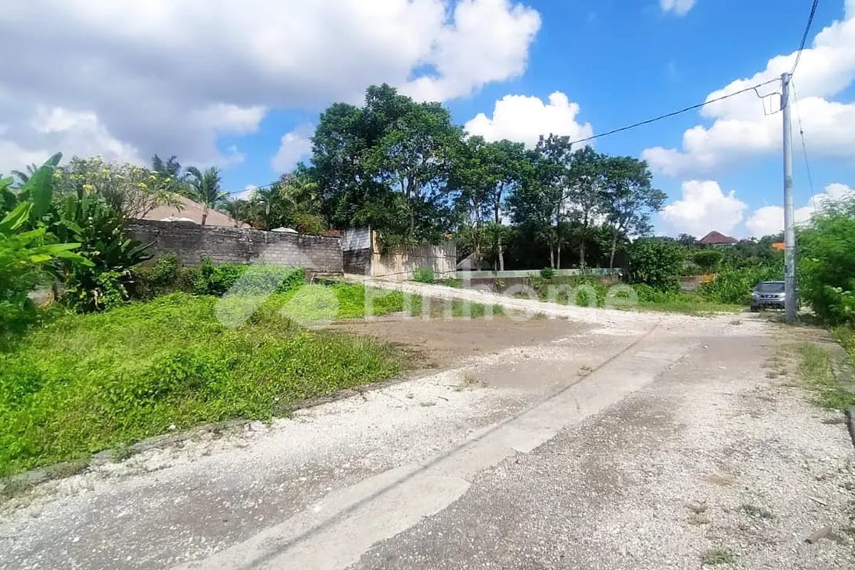 similar property dijual tanah komersial lokasi bagus dekat pantai di gg mangga padonan tibubeneng canggu - 2