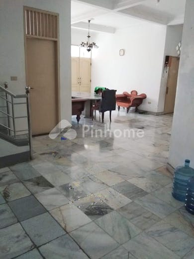 dijual rumah 5kt 270m2 di jl  poltangan raya pasar minggu jkarta seltn - 10