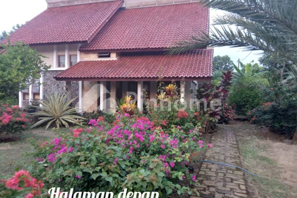 dijual rumah rasa villa asri dan nyaman di jalan raya kapten halim  desa parakan salam  kecamatan pondok salam - 3