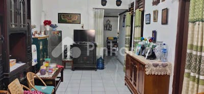 dijual rumah strategis dan cocok buat usaha di dekat stasiun tanah abang - 2