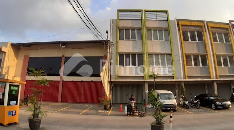 disewakan rumah    ruko siap pakai di msquare bandung di cibaduyut - 1