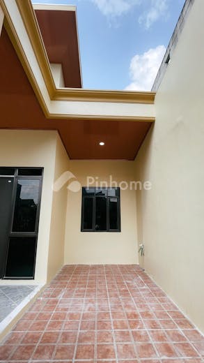 dijual rumah minimalis dan modern di sektor v  pondok ungu permai  bekasi - 9