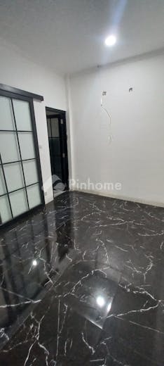 dijual rumah baru di jln alam elok  view hotel intercontinental di pondok pinang - 27