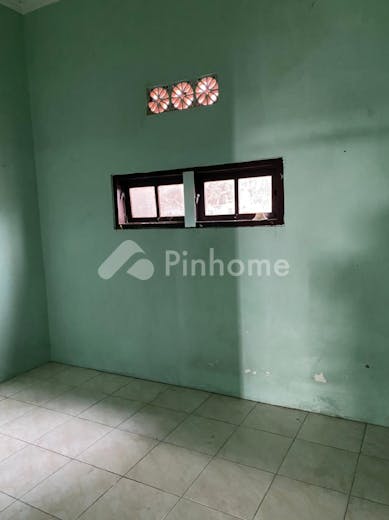 dijual rumah kost murah di jalan layur bangil - 9