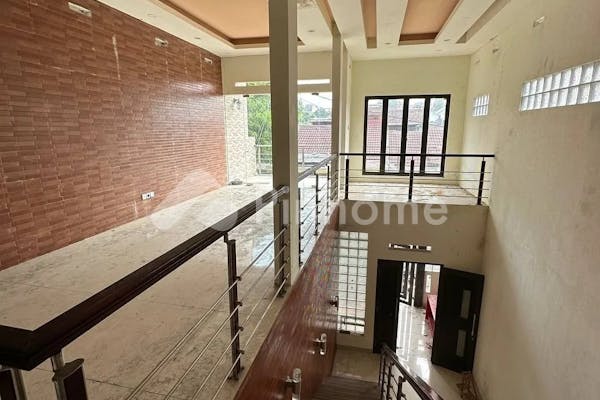 dijual rumah sangat strategis di serpong - 9