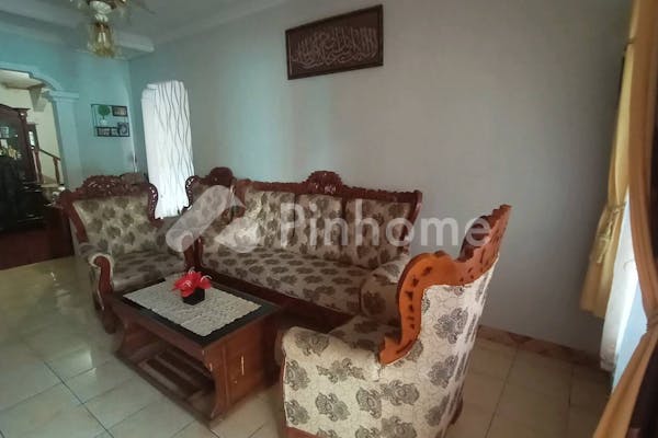 dijual rumah second di perum jananuraga asri blok a3 no 1 kuningan - 2