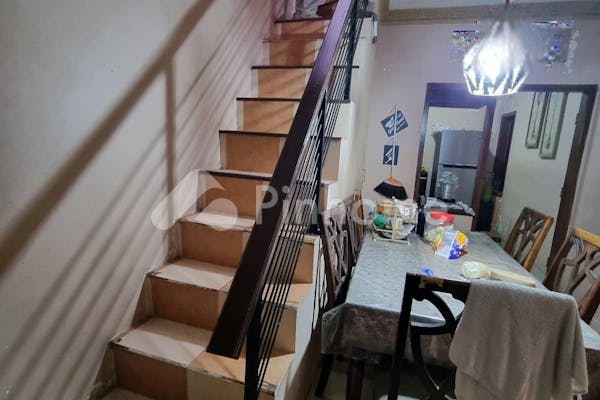 dijual rumah bagus strategis di dekat matahari singosaren - 8