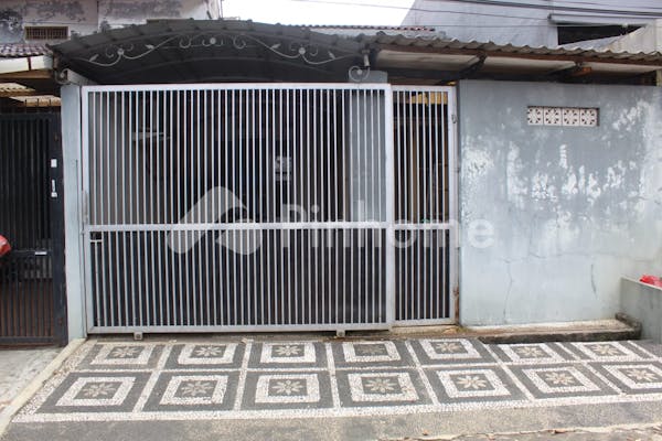 dijual rumah siap huni di jl abiyasa raya no  82 - 2