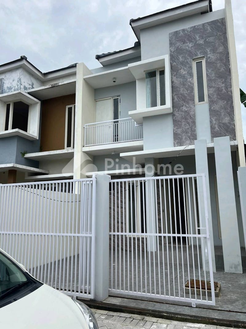 dijual rumah siap huni dekat rs di bendul merisi - 1