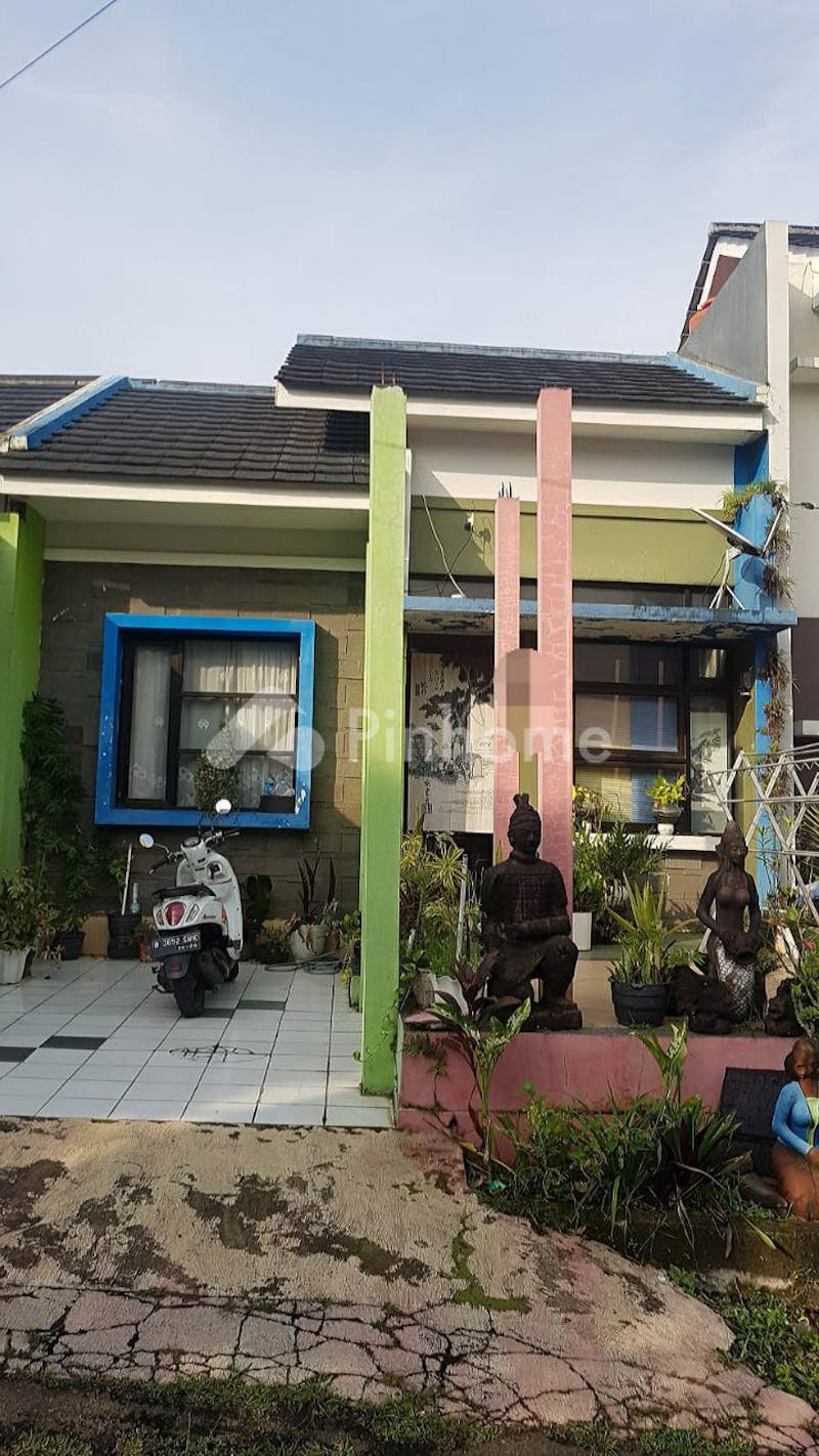 dijual rumah siap huni dekat pasar cicaheum di cicaheum  ah nasution - 1