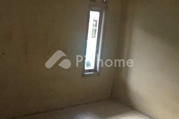 dijual rumah strategis   bebas banjir di blok sentiong no b 05 rumah menghadap barat - 4