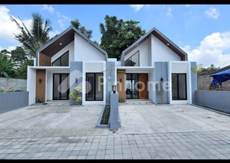 dijual rumah scandinavian japan style dekat stasiun di jalan koperasi - 1