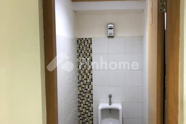 dijual ruko 3 lantai 2 unit gandeng siap pakai di komp  jodoh square  jl  raja ali h - 5