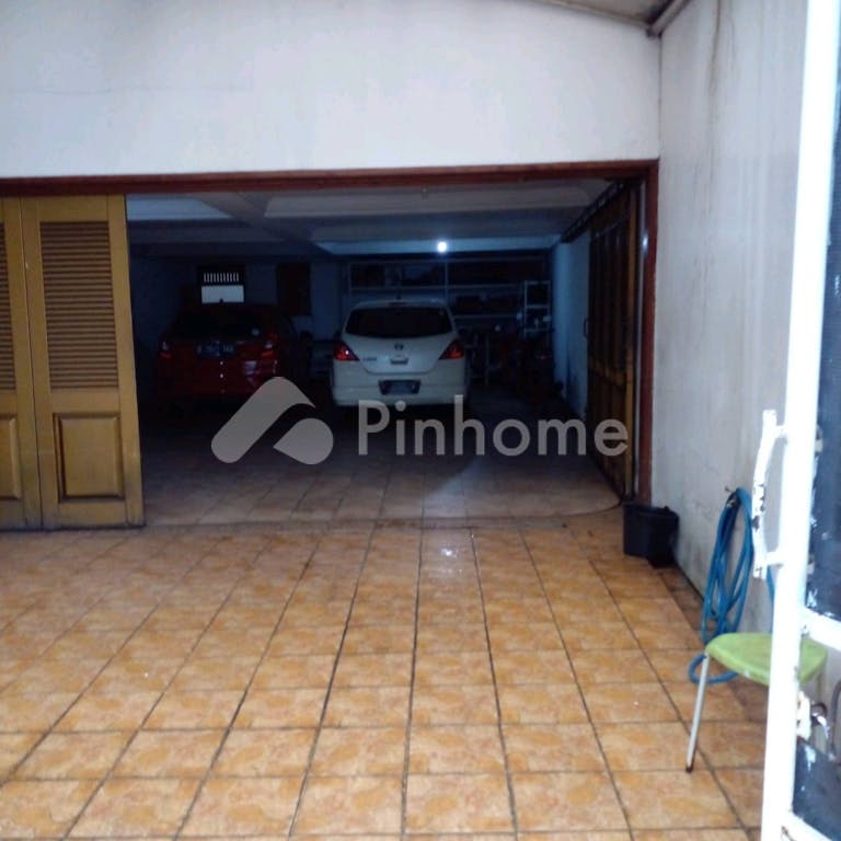 dijual rumah siap huni dekat rs di jalan kalisari raya - 22