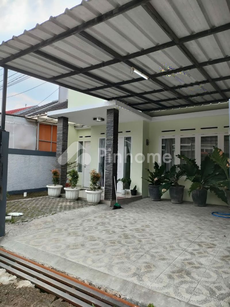 dijual rumah siap huni dekat rs di cisaranten kulon - 1