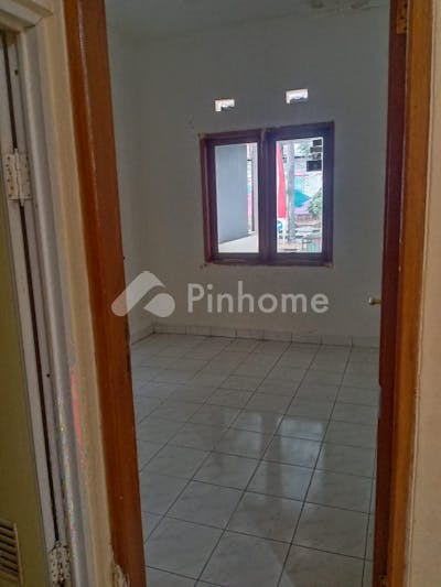 dijual rumah dalam komplek elite cimahi di cimahi utara - 4