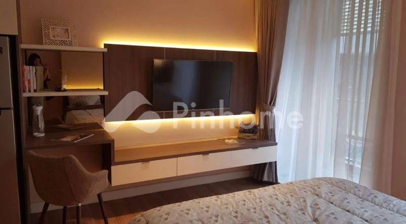 dijual apartemen studio siap pakai di apartment landmark residence - 1