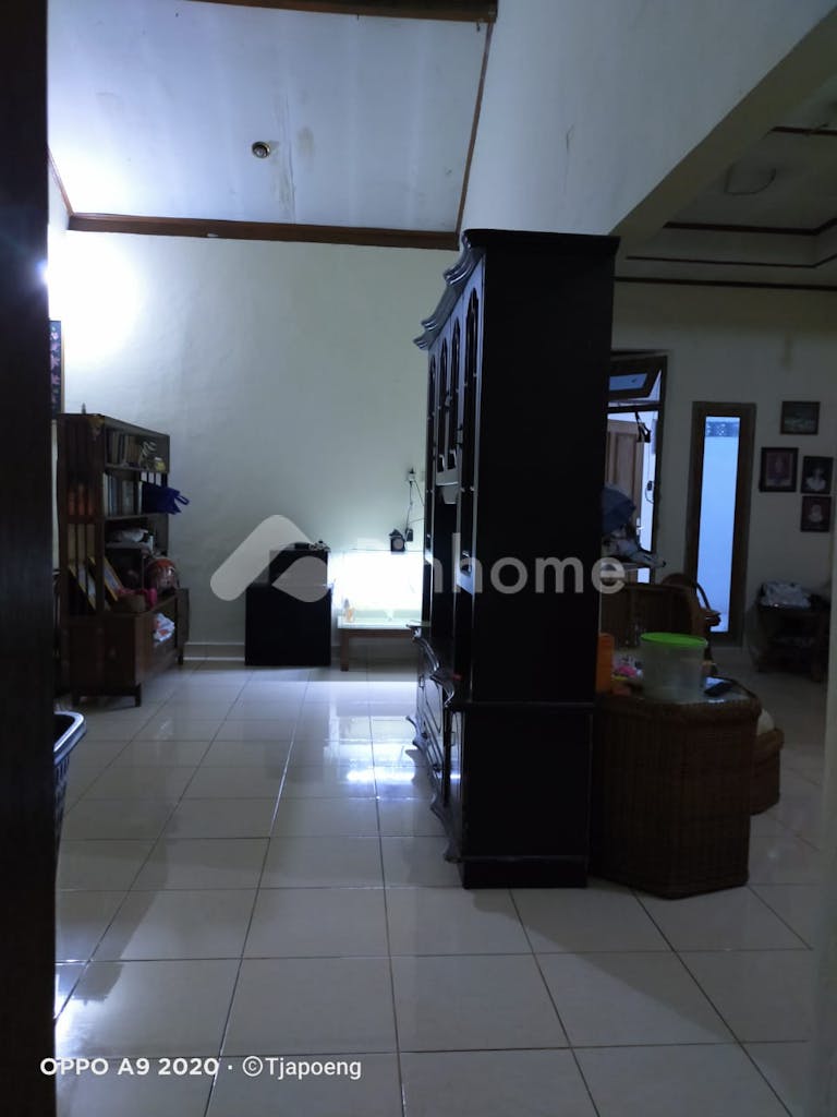 disewakan rumah di kontrakan atau di jual di jln raya pasar kecapi rt02 06 no 129 - 3