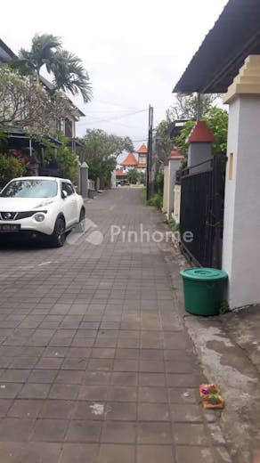 dijual rumah cantik minimalis modern lokasi bagus di jl sekar tunjung - 9