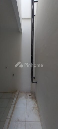 dijual rumah baru di jln alam elok  view hotel intercontinental di pondok pinang - 33