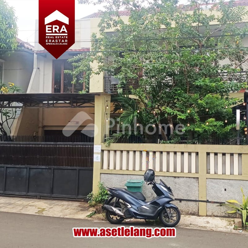 dijual rumah 2 lantai di jl  gudang peluru timur  kebon baru  tebet  jakarta selatan - 1