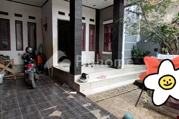 dijual rumah 2 lantai siap huni di jl  pasir honje - 8