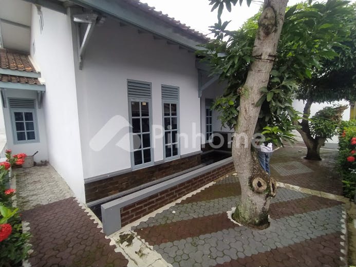 dijual rumah siap huni di jl  griya maleber indah - 11