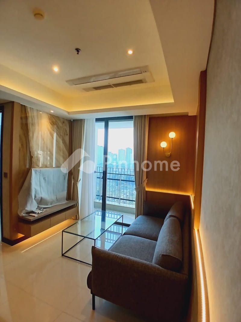 disewakan apartemen 2 br type paling besar di casa grande residence phase 2 - 1